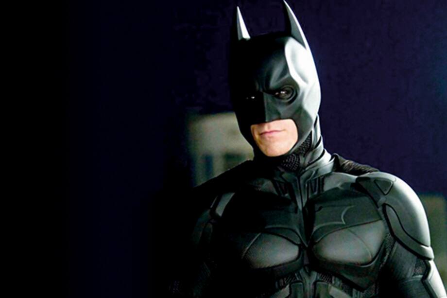 ¿Quiénes han usado la máscara de Batman en series y películas desde 1943?