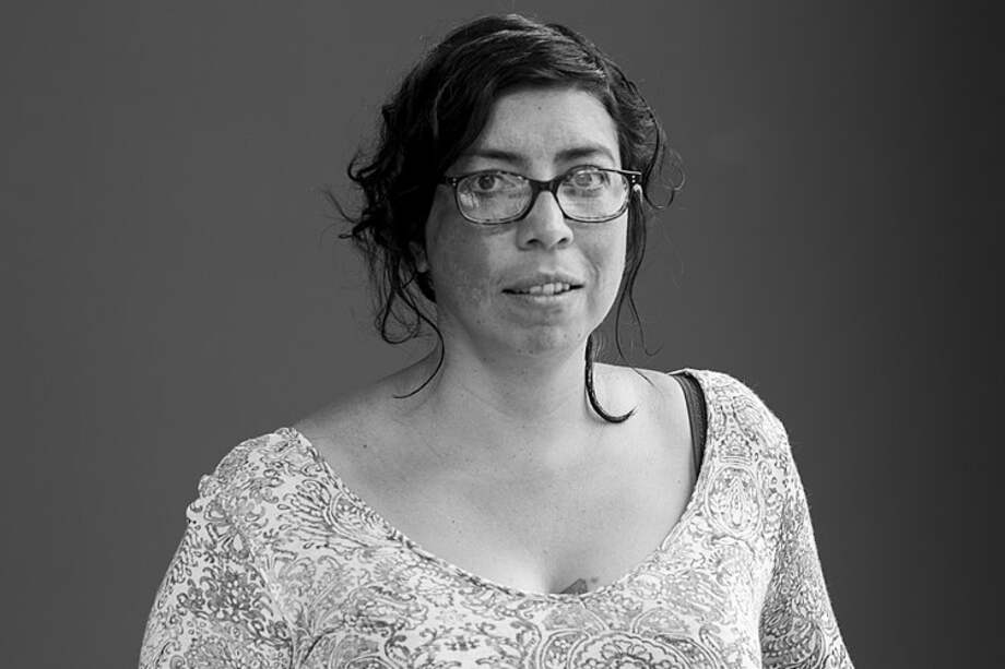 "Noche de Fuego", de Tatiana Huezo, es la historia de tres niñas que viven en una zona montañosa de México, adherida a la plantación de amapolas y acechada por los carteles. Este filme cautivó a la audiencia y a la crítica del Festival de Cannes.