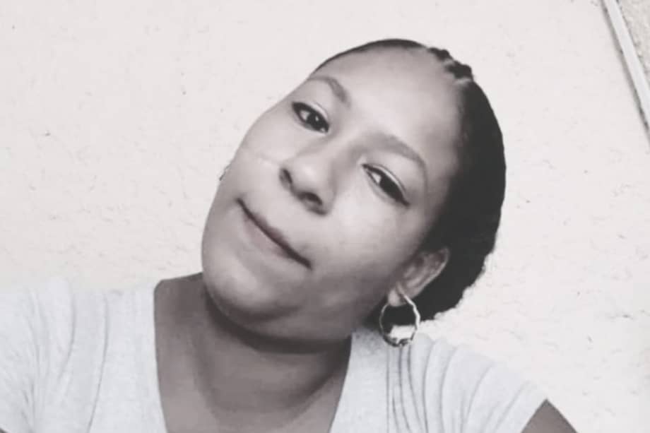 Osorio García tenía 25 años y durante la guerra era conocida como ‘Marcela García’. Además, hizo parte del colectivo del Espacio Territorial de Capacitación y Reincorporación (ETCR) Héroes de Murrí ubicado en la vereda Vidrí, zona rural de Vigía del Fuerte (Antioquia) donde hizo su proceso de dejación de armas