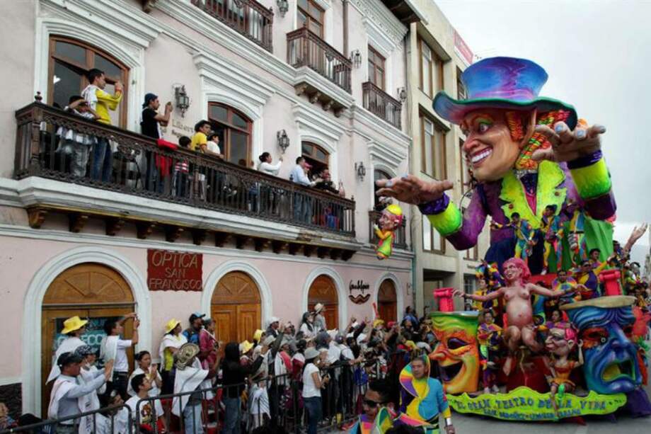 Finaliza el Carnaval de Negros y Blancos a ritmo de música andina