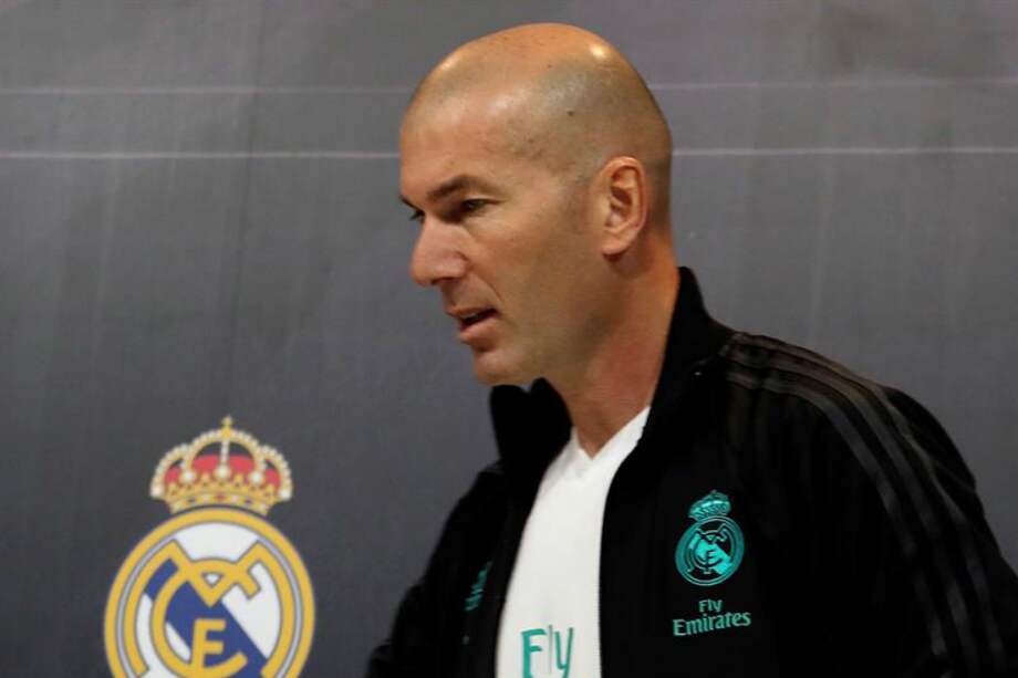 El francés Zinedine Zidane, director técnico de Real Madrid, en la rueda de prensa que entregó este viernes. / EFE
