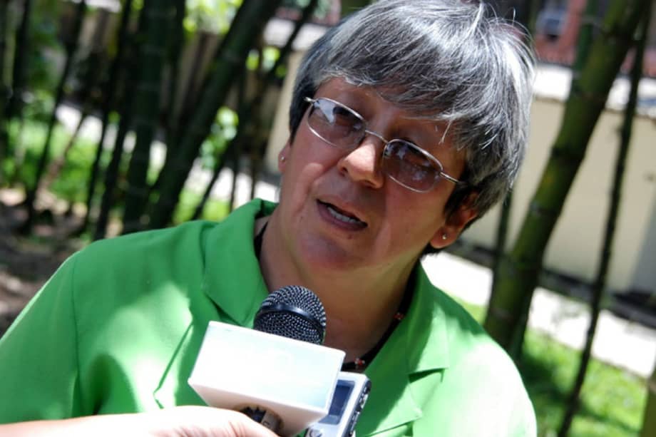 La profesora María Cristina Ardila fue una de las pioneras en el estudio de los anfibios en Colombia. / Víctor Manuel Holguín - Agencia de Noticias de la U. Nacional