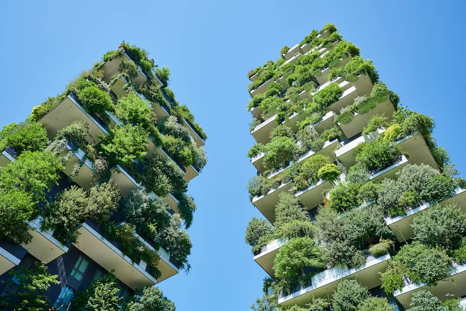 Bosco Verticale o "bosque vertical" en Milán, Italia, son dos torres residenciales donde hay más de 15.000 plantas sembradas. /Getty Images