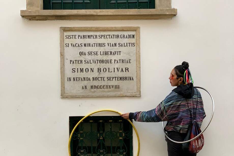 Radio Bestial Bogotá: esta agrupación de artistas y profesionales de la comunicación, invita a recorrer el pasado de la ciudad desde una mirada crítica al presente.