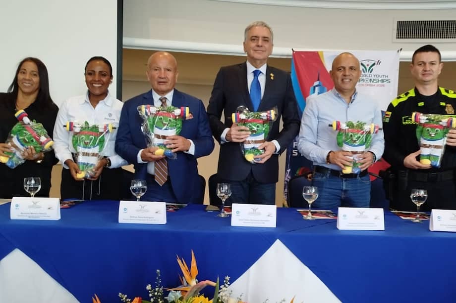 Autoridades deportivas y gubernamentales presentes en el lanzamiento oficial del Mundial de Levantamiento de Pesas Sub-17 Cali 2026.