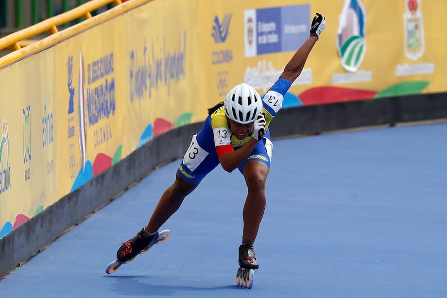 La colombiana se impuso en la vuelta al circuito y lideró un arranque histórico para el país en patinaje, que cerró la primera jornada con tres medallas en esta disciplina.