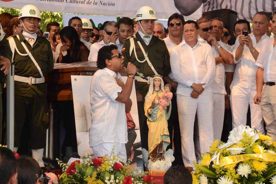 Rafael Santos, hijo de Diomedes Díaz, cantó en honor a su padre. / Adamis Guerra