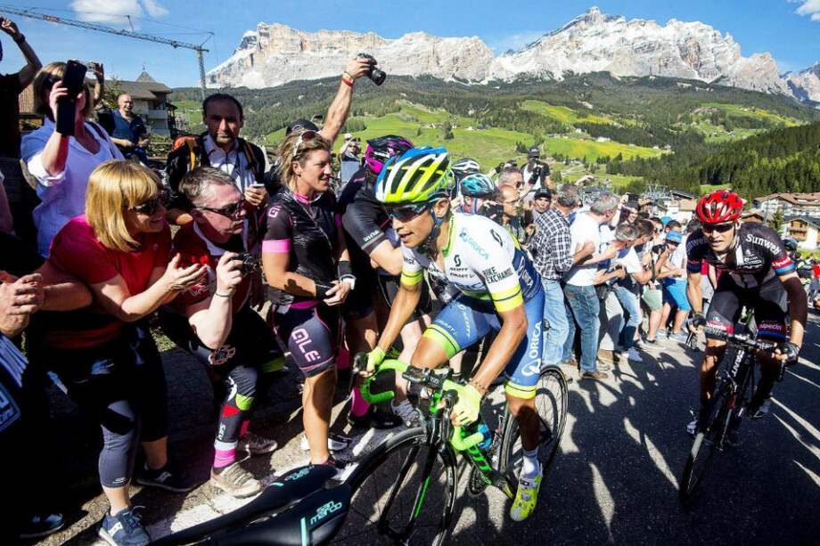 Esteban Chaves durante la etapa 14 del Giro de Italia. Foto: EFE