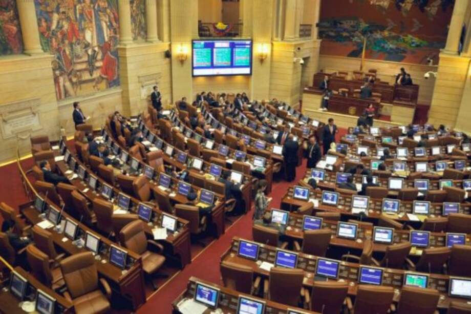 Frente a la Ley de Garantías, en el Senado se advirtió que "el Gobierno usurpó las competencias constitucionales de la Comisión Primera".