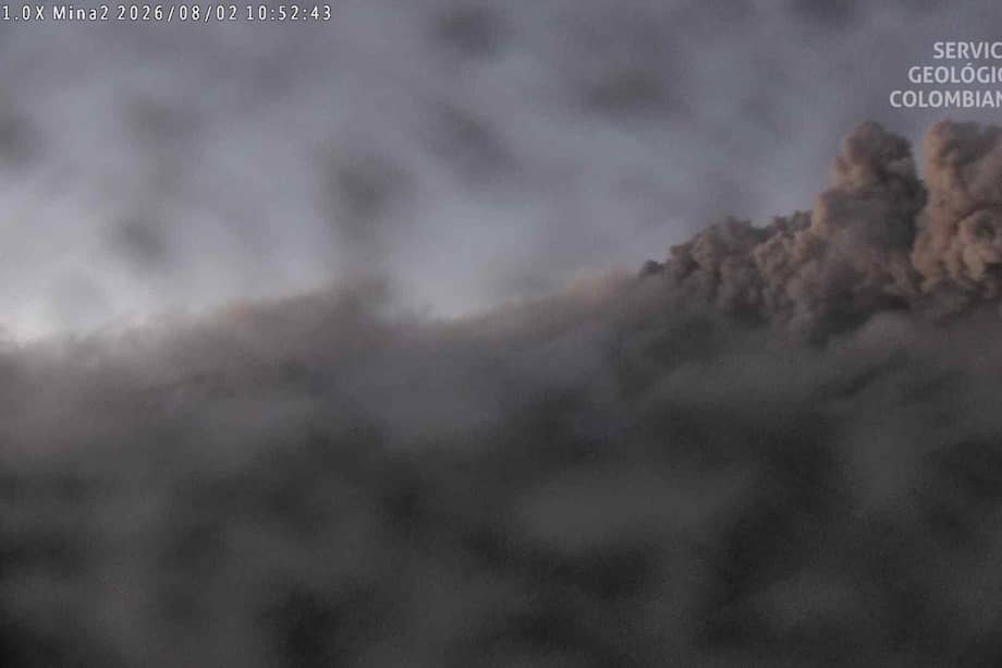 Registro de la cámara Mina, ubicada a 2,2 km al norte del volcán Puracé, que muestra desgasificación el 2 de agosto de 2026 a las 5:52 a. m. /SGC
