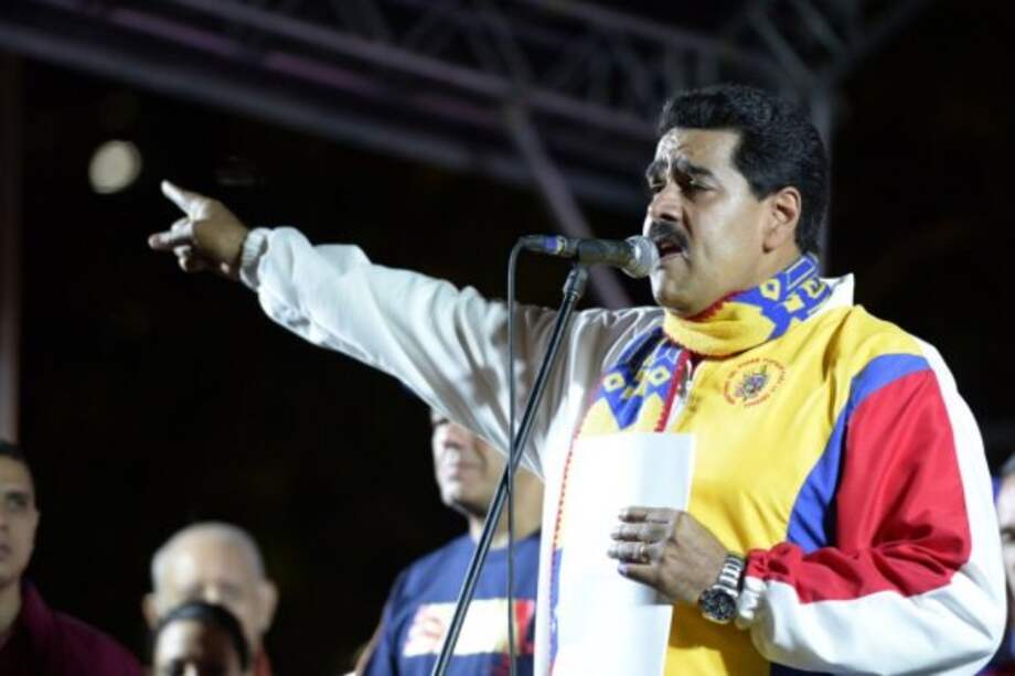 Nicolás Maduro dice que recortaría su sueldo antes que retirar inversiones sociales