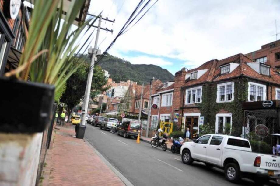 Un ejemplo de pobreza oculta es el de una persona que tuvo mucho dinero, pero perdió el empleo y ahora no puedo sostener a su familia económicamente; sin embargo, le da vergüenza reconocer su condición, a pesar de acceder a servicios del Distrito. / Archivo