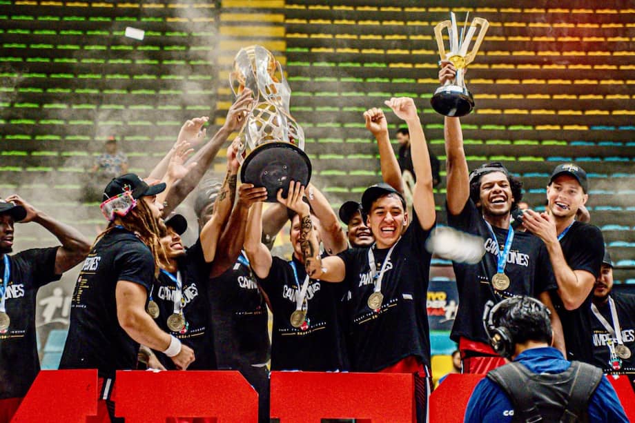 El equipo vallecaucano superó a Paisas en el cuarto juego de la final de la Liga Señal Colombia de Baloncesto, cerró la serie 3-1 y celebró un campeonato histórico en Medellín.