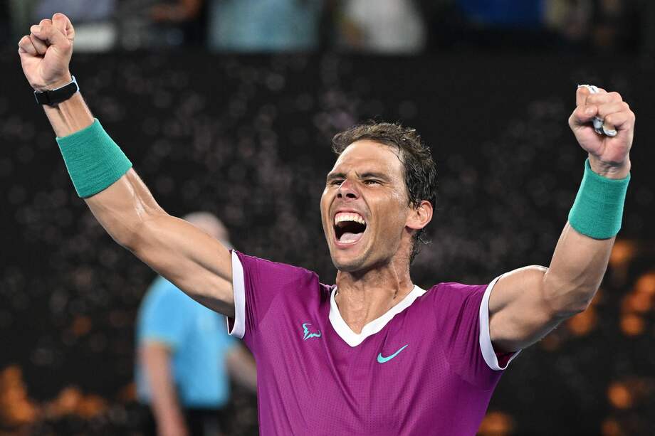 Rafael Nadal celebra la obtención del Abierto de Australia, su título de Grand Slam número 21.