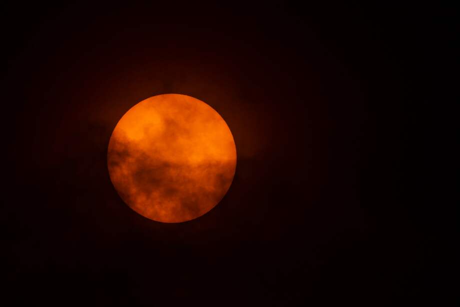 Durante 24 minutos, la Luna nueva pasará por la cara del Sol y lo cubrirá completamente durante no más de 120 segundos.