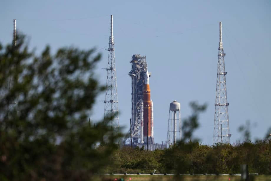 Artemis II es la primera misión tripulada de la NASA dentro del programa Artemis y se lanzará desde el Centro Espacial Kennedy de la agencia en Florida. EFE/EPA/CRISTOBAL HERRERA-ULASHKEVICH