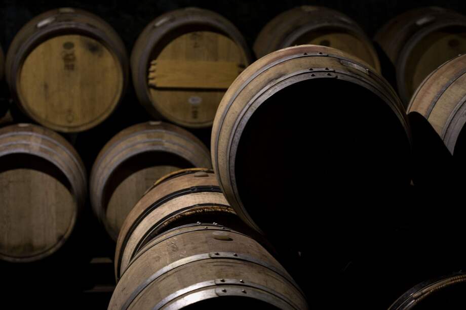 El impuesto para las marcas nacionales de vino pasaría de 20 % a 29 %. / Bloomberg.