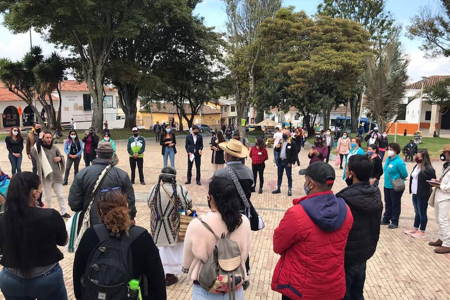 Alrededor de 50 personas hacen parte de las cuadrillas de mano de obra local, que las conforman habitantes de Suba que trabajan en la restauración de los espacios.