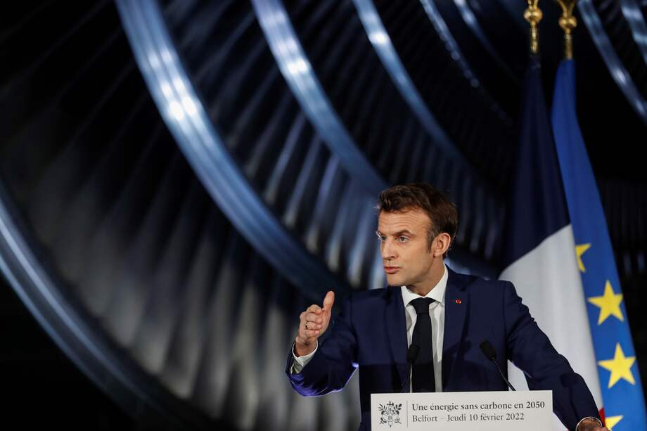 El presidente Emmanuel Macron anunció este jueves un “renacimiento” de la energía nuclear en pleno esfuerzo para dejar atrás las energías fósiles y lograr la neutralidad carbono para 2050.