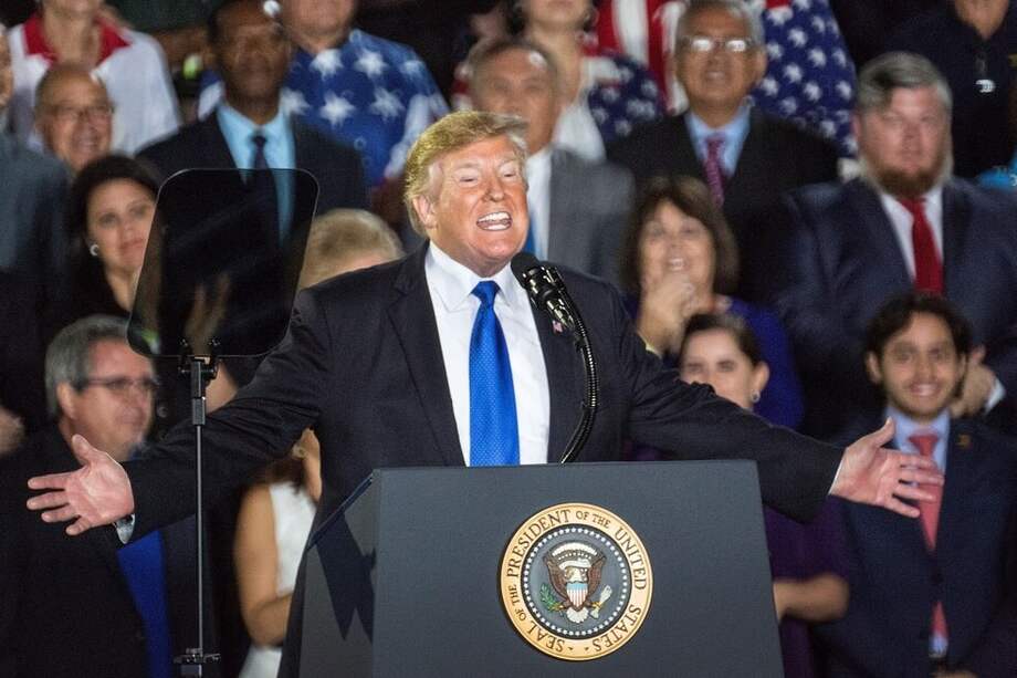 Donald Trump durante su discurso frente a la comunidad de venezolanos en Miami, en la Universidad de Florida. / EFE