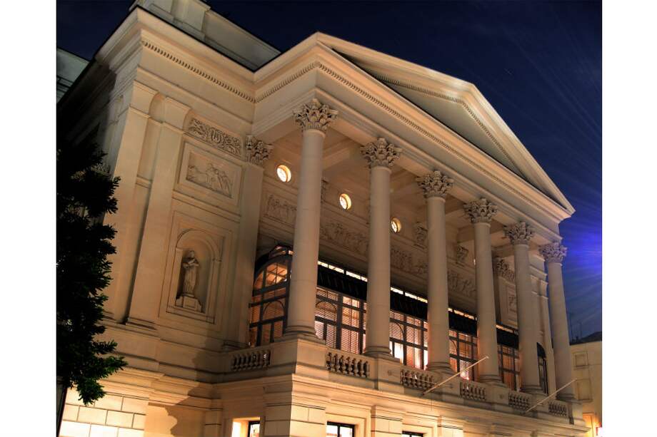 Imagen del The Royal Opera House en el distrito londinense de Covent Garden, en el que George Benjamin presentará su nueva ópera. / Cortesía Peter Suranyi