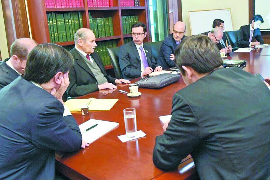 El Gobierno adelantó, este lunes, la última reunión con voceros de partidos antes de presentar la reforma. / Gobierno