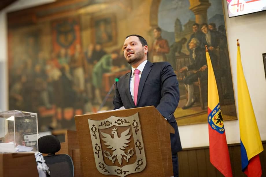 Juan Camilo Zuluaga, nuevo contralor de Bogotá, sucederá a Julián Mauricio Ruiz Rodríguez, elegido en 2022.