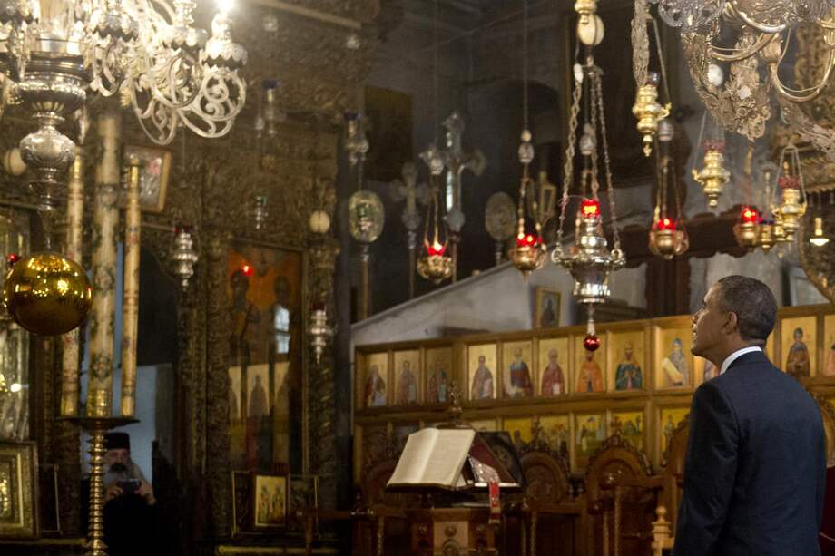 El presidente de EE.UU., Barack Obama, durante su visita a la Iglesia de la Natividad en Belén, Palestina. / AFP