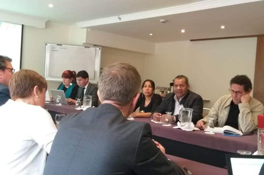 Delegados del Gobierno y las FARC se reunieron hoy en la Junta de Direccionamiento Estratégico para definir la hoja de ruta de sustitución de cultivos ilícitos. / Prensa Consolidación