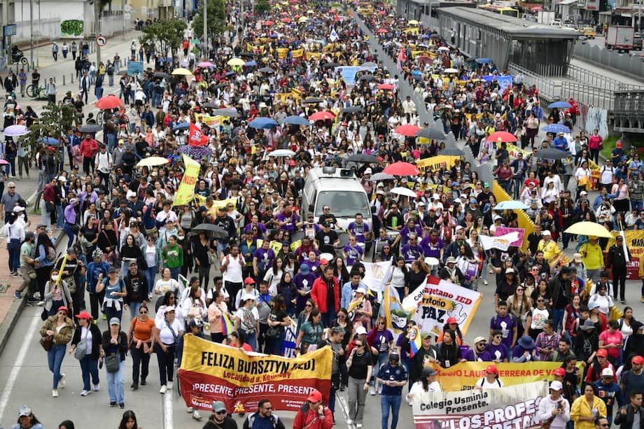 Marcha de maestros en Bogotá