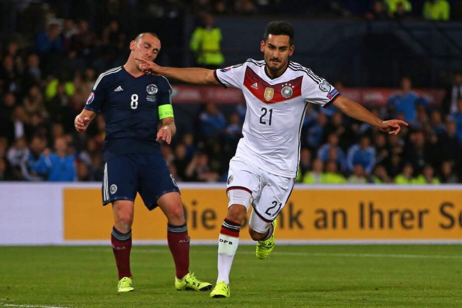 Ilkay Gündogan celebra el tercer tanto de Alemania contra Escocia. Foto: AFP