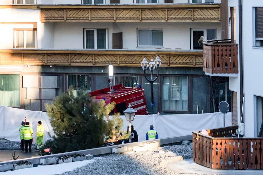 Un incendio registrado en un frecuentado bar de la localidad de Crans Montana ha causado "decenas de muertos" y un centenar de heridos, la mayoría de estos muy graves, confirmó este jueves la Policía Cantonal de Valais.