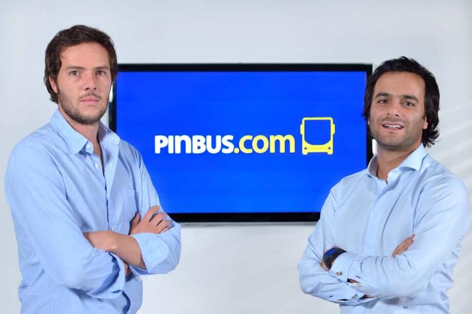 Sebastián Jaramillo y Alejandro Zuluaga-Maya, cofundadores de la plataforma Pinbus.com./Cortesía