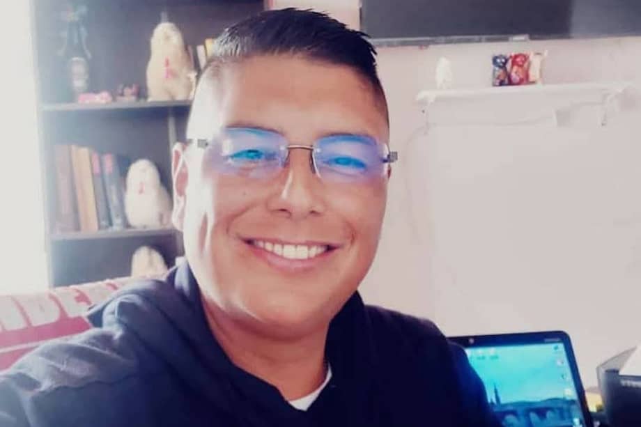 El teniente Jairo Humberto Bolívar Vargas es abogado y bombero especialista en incendios forestales.