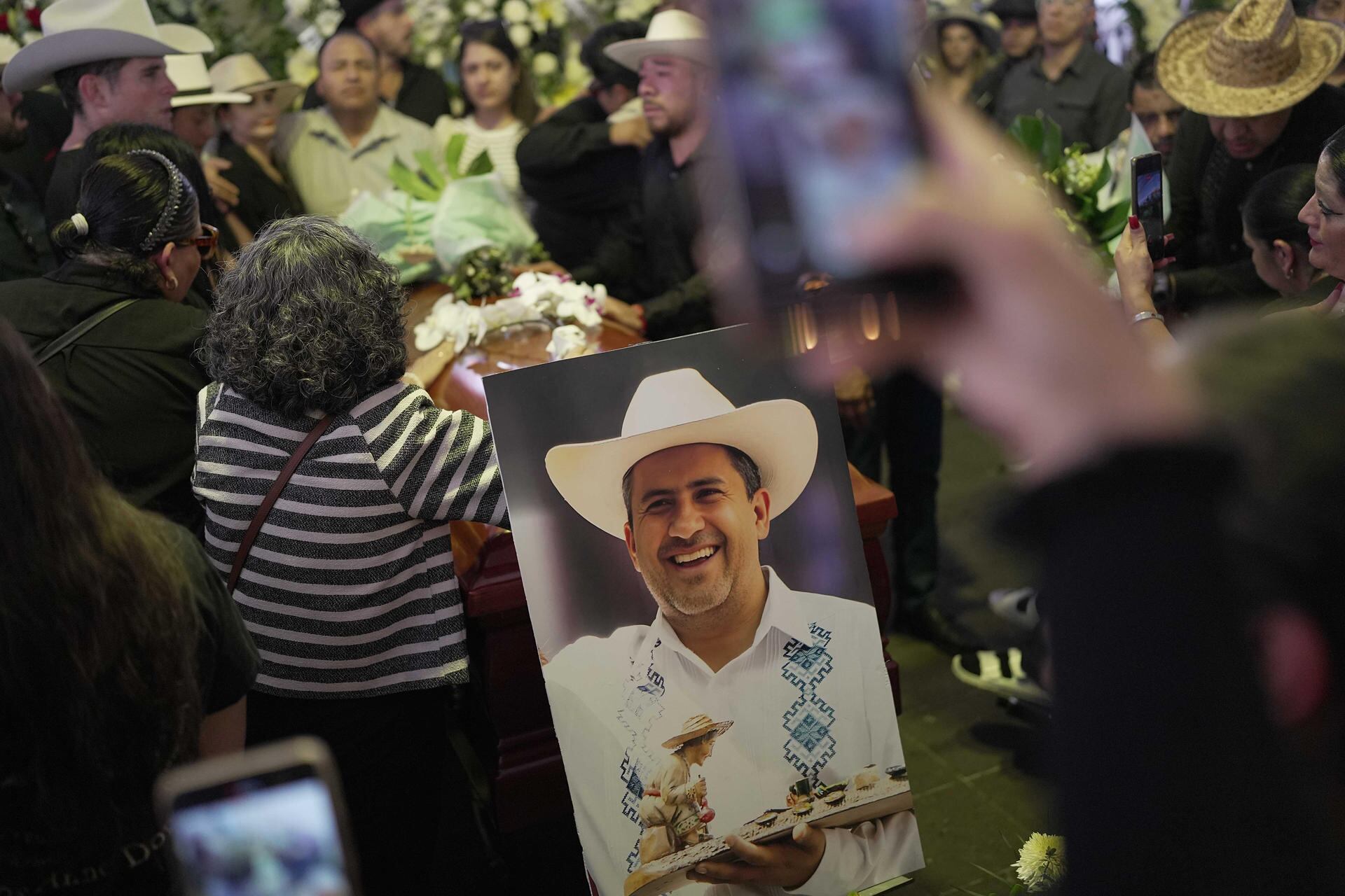 Quién era Carlos Manzo? Asesinato de alcalde de Uruapan desata protestas en México | EL ESPECTADOR