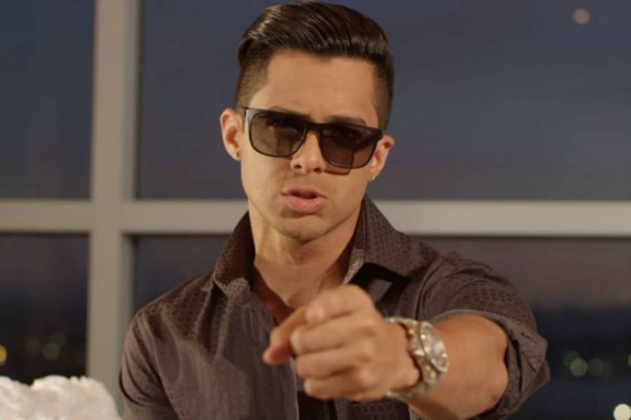 Ken-Y / https://www.facebook.com/kenyromance