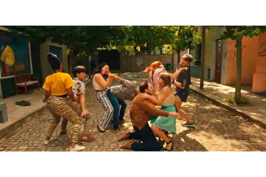 El clip de "Hoy", dirigido por Residente, cuenta con la participación de artistas argentinos, entre los que se destacan Julieta Díaz, Julieta Zylberberg, Leonardo Sbaraglia y Laura Cymer.