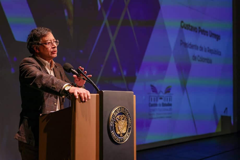 Presidente Gustavo Petro en el Conversatorio de la Jurisdicción Constitucional organizado por la Corte Constitucional.