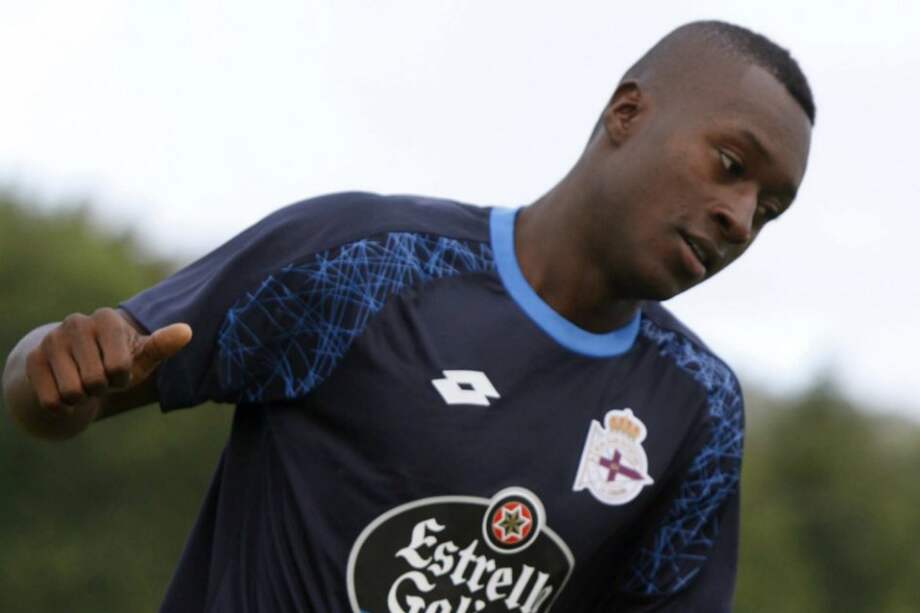 El colombiano Marlos Morenos durante un entrenamiento con el Deportivo de La Coruña. / EFE