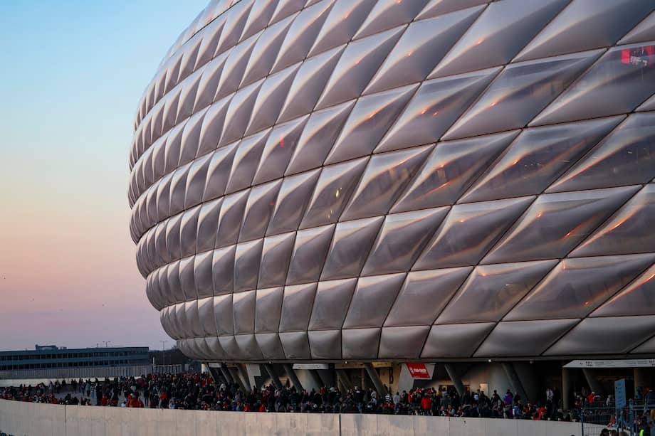 MUNICH (Germany), 08/04/2025.- The Allianz Arena is seen ahead of the UEFA Champions League quarter final 1st leg between FC Bayern Munich and Inter Milan in Munich, Germany, 08 April 2025. (Liga de Campeones, Alemania) EFE/EPA/FILIP SINGER