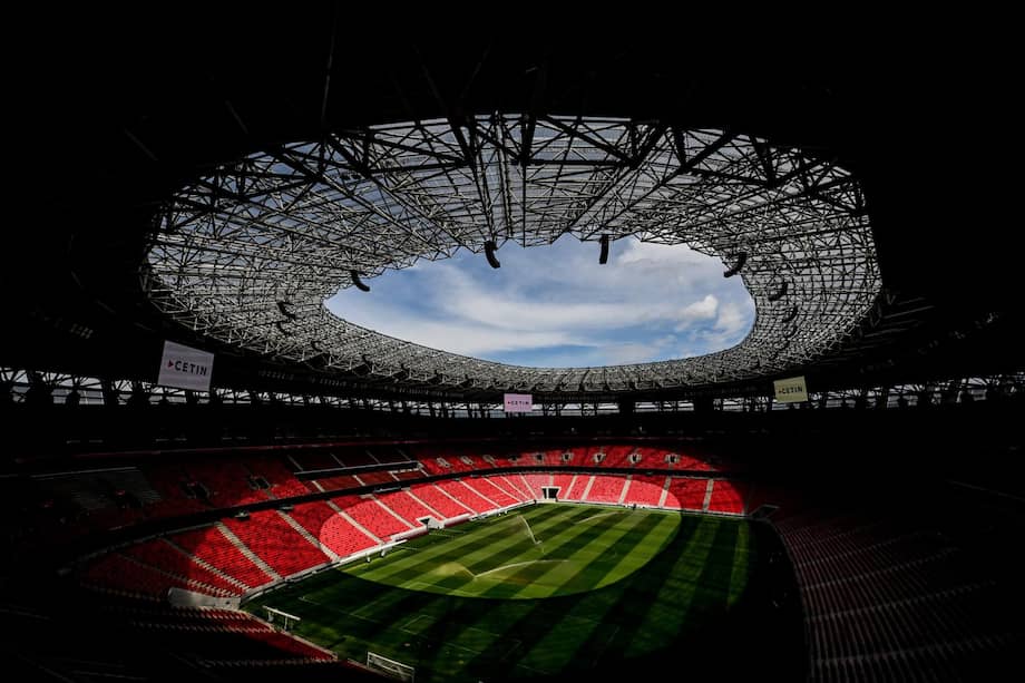 Paris Saint-Germain y Arsenal definen el título más importante de la temporada en el Puskas Arena de Budapest, Hungría.