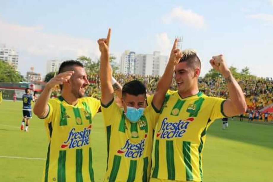Sherman Cárdenas le dedica un gol a su hija Shenoa. / Atlético Bucaramanga
