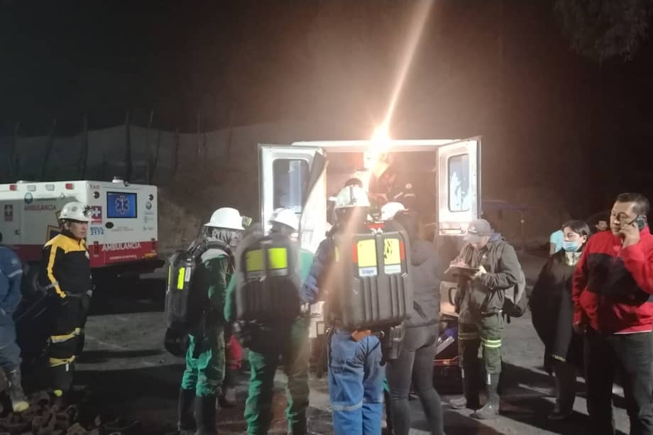 Autoridades verifican si la mina ubicada en Cucunubá contaba con los títulos al día.