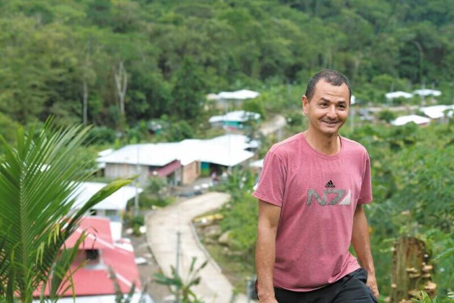 Joverman Sánchez Arroyave, excomandante de las Farc, desmiente que sea un aliado de Otoniel, tal como dice un informe de la Policía. / Mauricio Alvarado - El Espectador