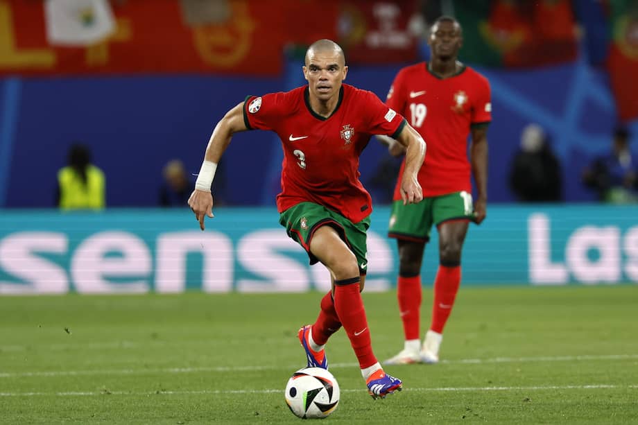 Pepe de Portugal en acción durante el partido del grupo F de la UEFA EURO 2024 entre Portugal y la República Checa, en Leipzig, Alemania, el 18 de junio de 2024.