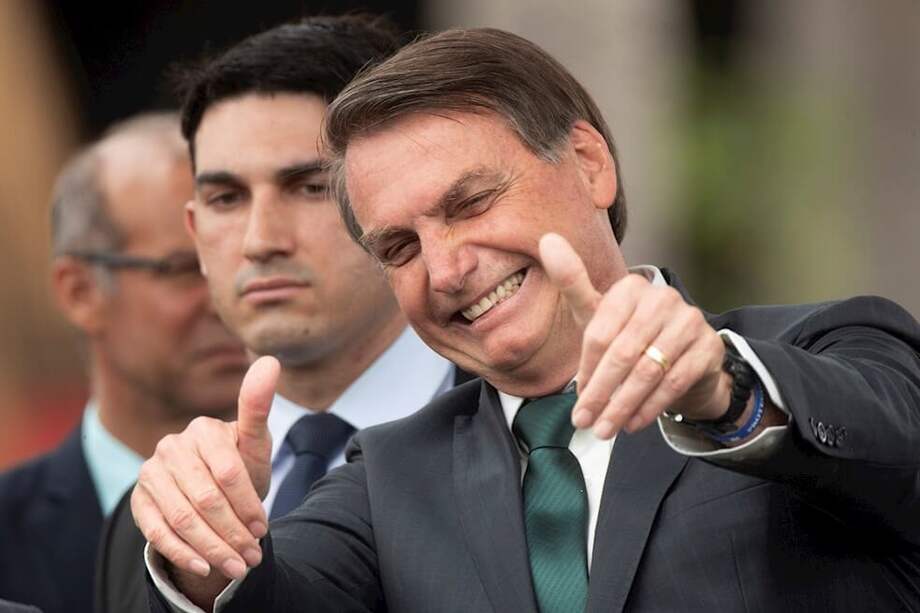 El presidente de Brasil, Jair Bolsonaro, participa en el lanzamiento de un nuevo partido llamado Alianza por Brasil este jueves, en Brasilia (Brasil). / EFE