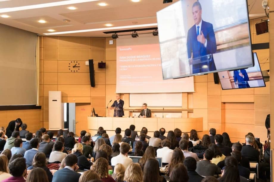 Encuentro en SciencesPo, donde el presidenteDuque fue interpelado por la profesora de la Universidad Nacional Catalina Toro. / SIG