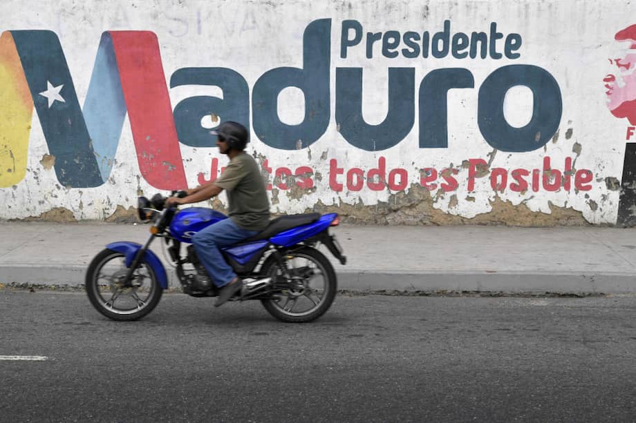 Venezuela está envuelta en la oscuridad de una crisis que se agudizó con Nicolás Maduro. / AFP