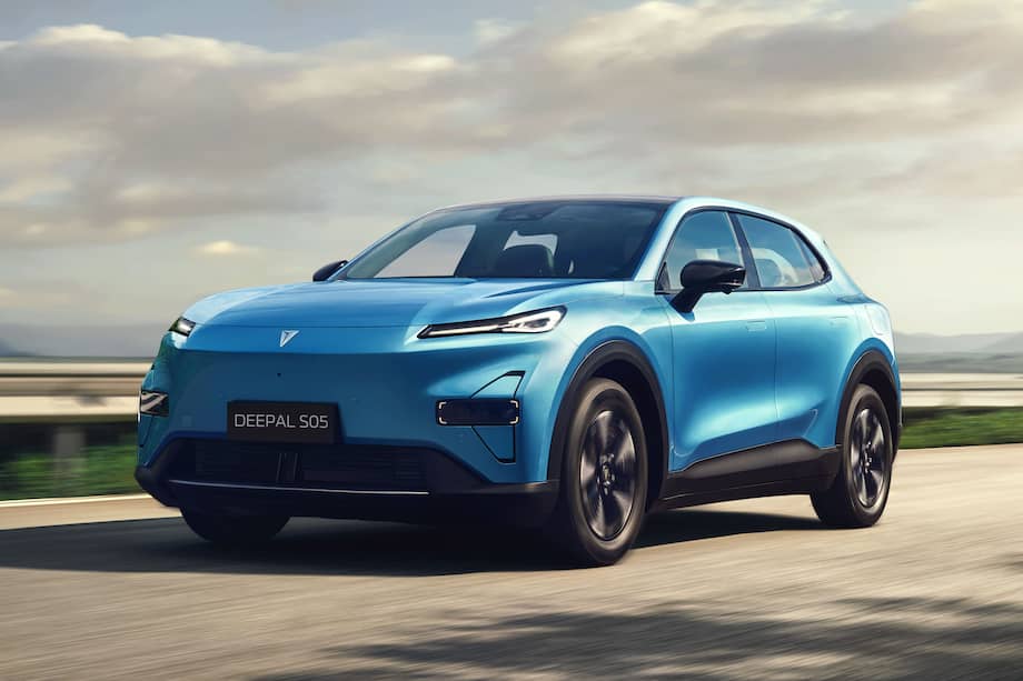El Deepal S05 llegó a Colombia en versiones híbridas de rango extendido enchufable.