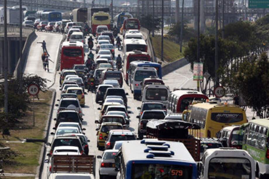 La medida será aplicada en el perímetro urbano del municipio en la vía que conecta a Girardot con Bogotá. / Imagen de referencia, archivo El Espectador.
